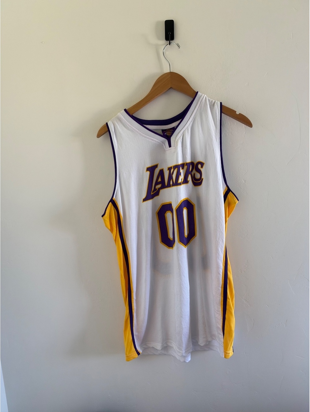 Los Angeles Lakers “Wish 00” Basketball Jersey Men’s XL White Purple Gold